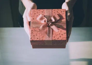 5 Ways to Use Digital Gift Cards to Increase Restaurant Revenue in the Slow Season