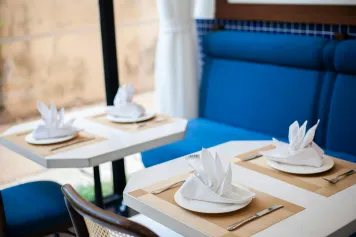How Restaurants Can Turn Occasional Visitors into Loyal Regulars with Digital Wallet Passes