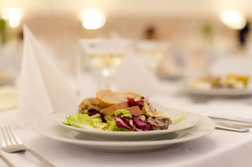 Michelin Without Discounts: 6 Proven Strategies to Fill Tables at Full Price