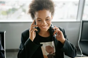 How Banks Reduce Call Centre Volume by 40% with Automated Messaging