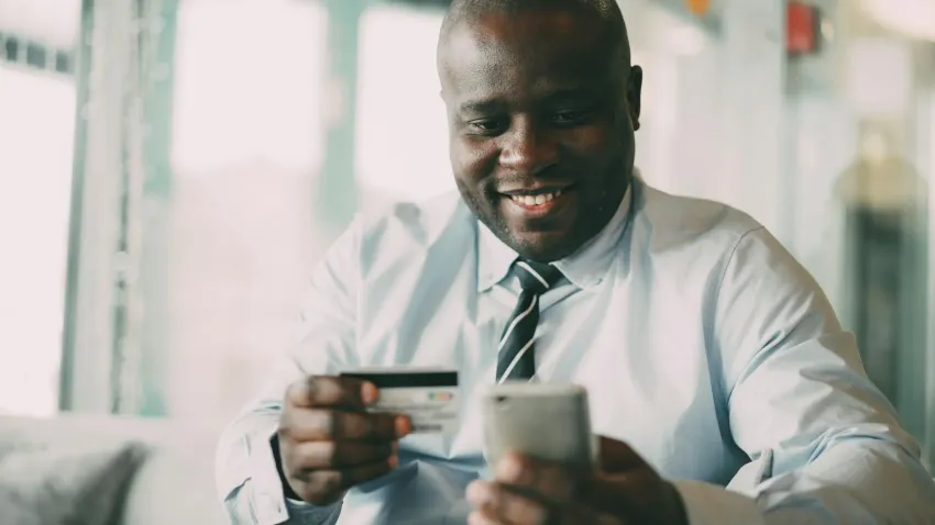 Perché il 73% dei Clienti Bancari Preferisce WhatsApp al Supporto Telefonico — e Cosa Significa per il Tuo CRM