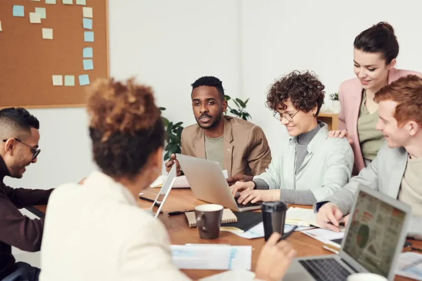 Come le Scuole di Lingua Riempiono le Classi 3 Settimane Prima con il Lead Nurture Basato sull'AI
