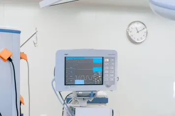 6 Ways MedTech Manufacturers Close Hospital Procurement Teams Remotely