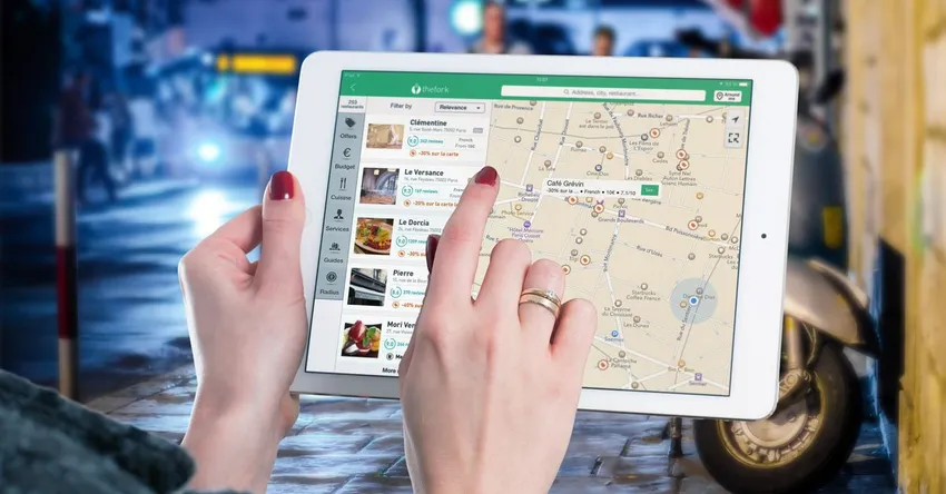 Geolocation Marketing for Retail: Drive-by and Mall Notifications
