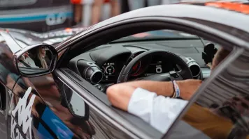 5 Wege, den digital-affinen Autokäufer zu gewinnen, bevor er Ihren Showroom betritt